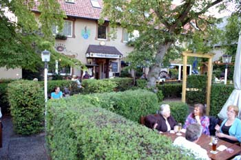 Bild "Beer Garden:biergarten06.jpg"